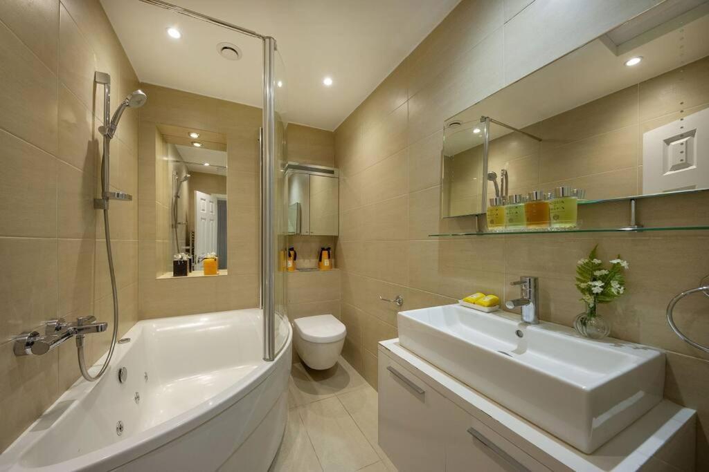 Stunning Hyde Park Apartment Лондон Экстерьер фото